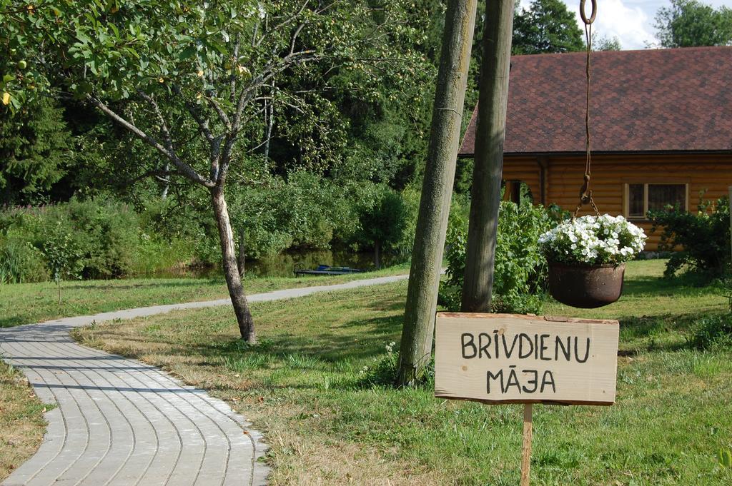 Kucuru Dzirnavas Hotel Lautere Szoba fotó